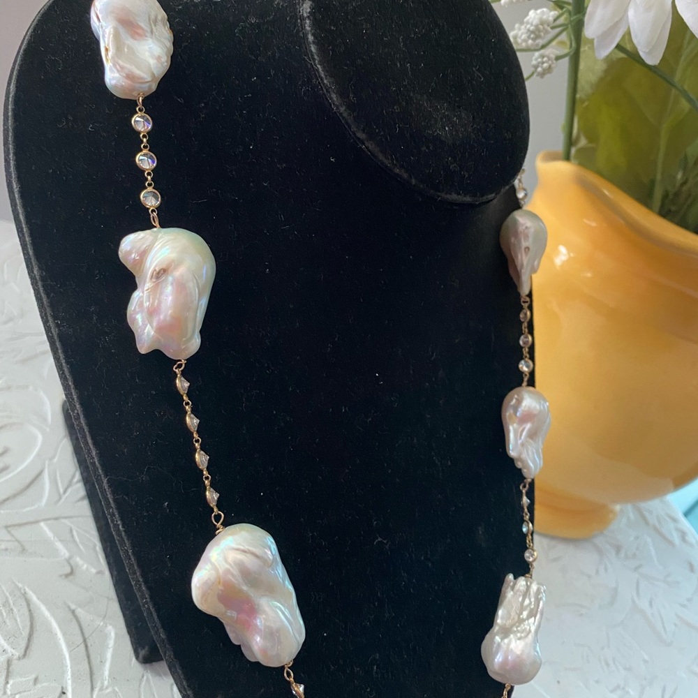 Stunning baroque lariat in gold filled chain.